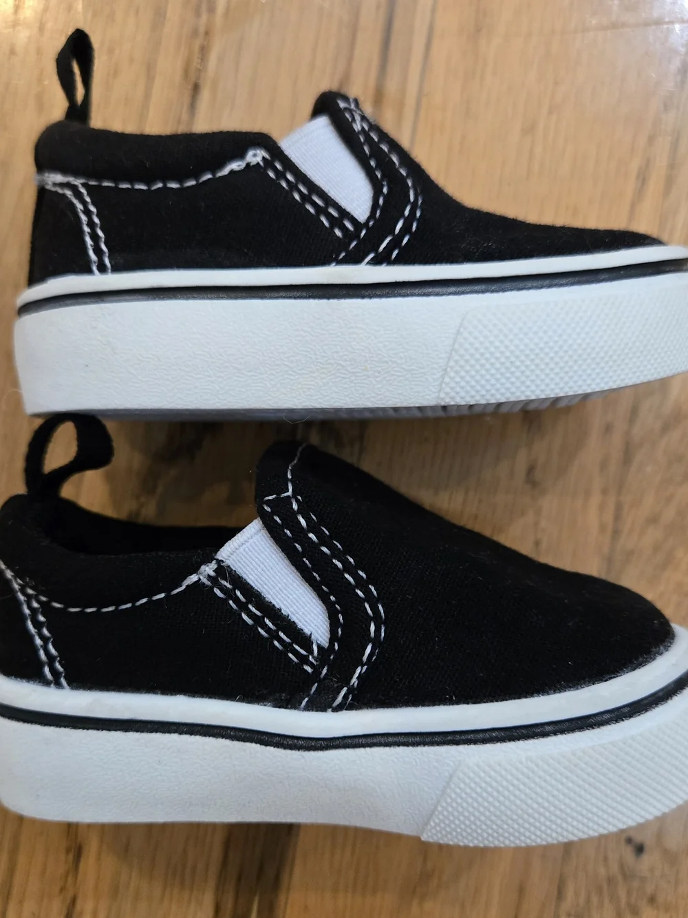 wonder nation Black and White Slip-On Baby Shoes
